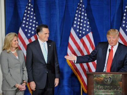 Ann y Mitt Romney, junto a Donald Trump en Las Vegas.