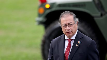 Gustavo Petro asiste a la ceremonia de nombramiento del nuevo comandante en jefe de las Fuerzas Militares de Colombia, en Bogotá, en julio de 2024.