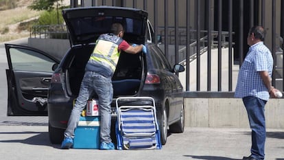 La policía investiga uno de los tres casos de violencia machista.