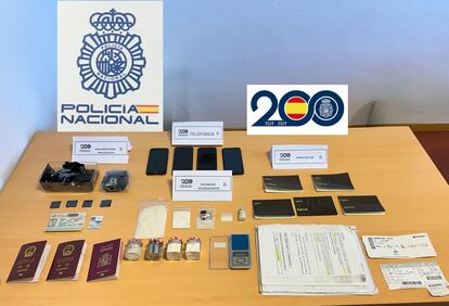 It is estimated that the benefits obtained by the different aspects of the network's criminal activity, including those related to the illicit trafficking of migrants, false documents and drugs, amounted to 1,000,000 euros.