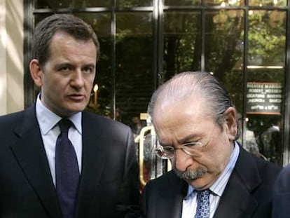 Luis del Rivero, a la derecha, en la junta de Eiffage, en 2007.