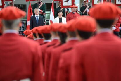 Iñigo Urkullu asiste al acto de entrega de diplomas en Arkaute a los componentes de la XXIV promoción de la Ertzaintza.