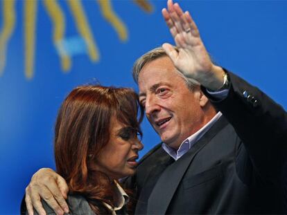 Cristina Fernández de Kirchner y su marido Néstor, en un acto celebrado en Buenos Aires.