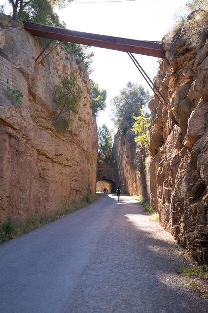 Uno de los tramos de la vía verde que conecta Benicàssim con Orpesa, en la provincia de Castellón.