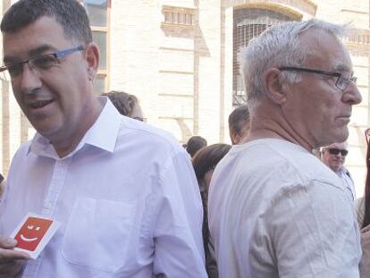 El portaveu de Compromís, Enric Morera, a l'esquerra, amb el candidat a l'alcaldia de València, Joan Ribó.