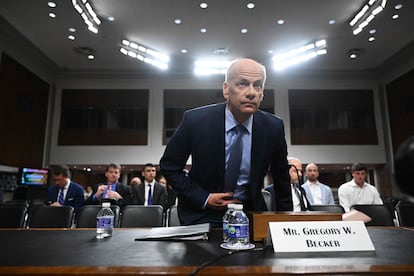 Greg Becker, antiguo jefe de Silicon Valley Bank, antes de su intervención de este martes en el Senado.