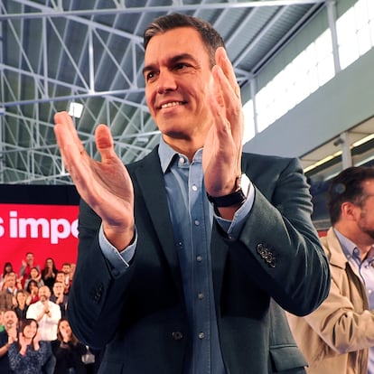 (Foto de ARCHIVO)
El secretario general del PSOE y presidente del Gobierno, Pedro Snchez, interviene junto al secretario general del PSOE de Castilla y Len, Luis Tudanca, en un acto de campa?a del PSOE, en la Feria de Muestras, a 21 de mayo de 2023, en Valladolid, Castilla y Len (Espa?a). Durante el acto, Snchez y Tudanca han apoyado al candidato del PSOE a la Alcalda de Valladolid de cara a las prximas elecciones municipales y autonmicas del 28 de mayo.

Photogenic/Claudia Alba / Europa Press
21 MAYO 2023;28M. ELECCIONES;PSOE;PARTIDO SOCIALISTA;MITIN;CAMPA?A ELECTORAL;
21/5/2023