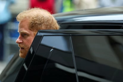 El príncipe Enrique llegaba este marte al edificio del Alto Tribunal de Inglaterra y Gales, en Londres.