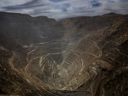 La mina de cobre a cielo abierto Codelco Chuquicamata se encuentra cerca de Calama, (Chile)