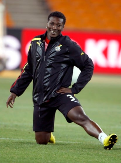 El delantero ghanés Asamoah Gyan durante un entrenamiento.