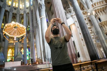 La Sagrada Familia ha vuelto a abrir las puertas al publico este fin de semana después de siete meses cerrada.