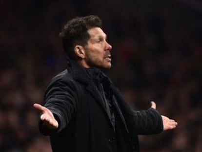 Simeone defiende a Griezmann, silbado cuando fue sustituido sin haber protagonizado ni un remate ni un regate