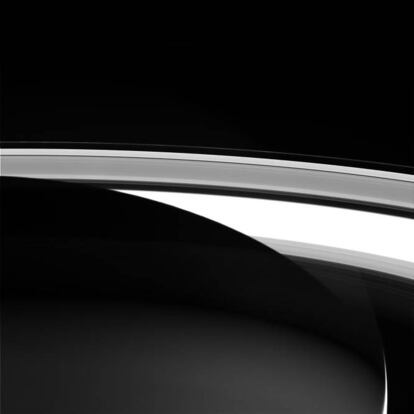 Cuando 'Cassini' esté a unos 1.510 kilómetros por encima de las nubes de Saturno, la comunicación con la Tierra cesará, y su misión de exploración habrá concluido.