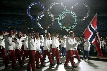 Noruega lidera con autoridad el medallero histórico de los Juegos de Invierno, con un total de 264 medallas. España se ocupa el trigésimo segundo lugar con las dos únicos metales que posee, las conseguidas por los hermanos Fernández Ochoa