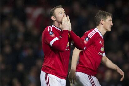 Rooney celebra su gol al Sheffield en la FA Cup.