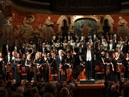 Gardiner saluda, tras una de las cinco jornadas interpretando a Beethoven.