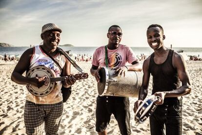 Músicos en la playa de Ipanema, en Río de Janeiro.