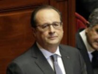 Hollande anuncia mudança na legislação para dar mais poderes ao Executivo. Autoridades francesas poderão determinar revistas, vigilância de suspeitos e ações policiais sem ordem judicial