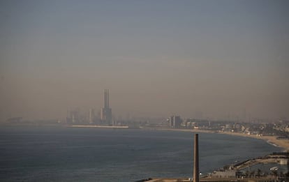 Vista de Barcelona durante el episodio de contaminación del pasado febrero. 