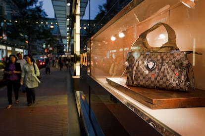 Una vitrina de la tienda Gucci en la exclusiva zona de Causeway Bay, en Hong Kong.