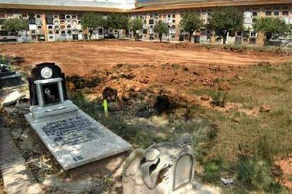 Zona de la sección séptima del Cementerio General de Valencia, tras iniciarse las obras.