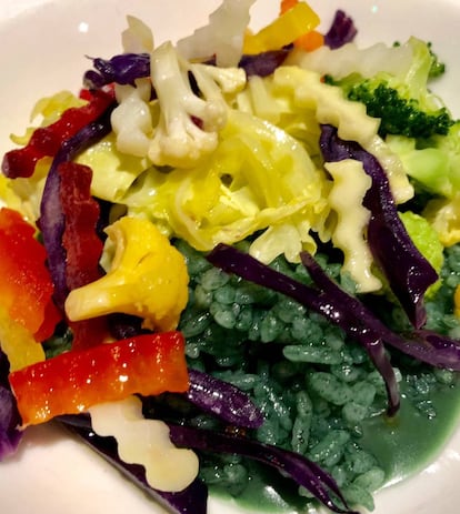 ENSALADA DE VERDURITAS Y RROZ VERDE / CAPEL