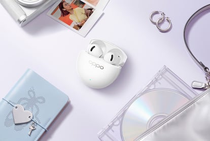 OPPO Enco Air5 de color blanco
