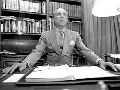 El empresario José María Ruiz-Mateos, en su despacho.