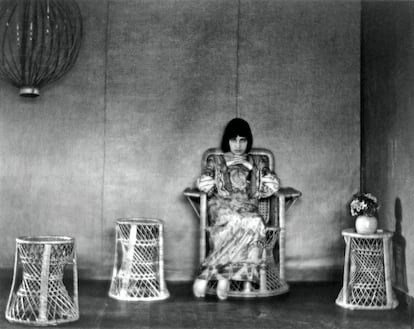 La exposición en el Cerralbo, dentro del festival PHotoEspaña, reúne unas 100 imágenes, no solo de Tina Modotti. Este es un retrato de la artista que tomó Edward Weston en 1922, en Glendale (California).