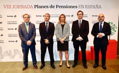 Jorge Rivera, Director Corporativo y de Relaciones Institucionales del Grupo PRISA; Victor Manuel Iglesias, consejero delegado de Ibercaja, Amanda Mars, directora de Cinco Días, Francisco Serrano Gill de Albornoz, presidente de Ibercaja y Carlos Núñez, Presidente Ejecutivo de PRISA Media.