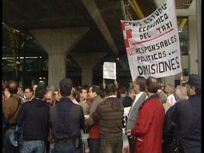 Los taxistas madrileños denuncian el intrusismo en el sector