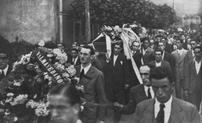 El entierro de Francisco Cepeda, muerto en el Tour de 1935.