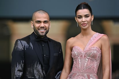 Dani Alves y Joana Sanz