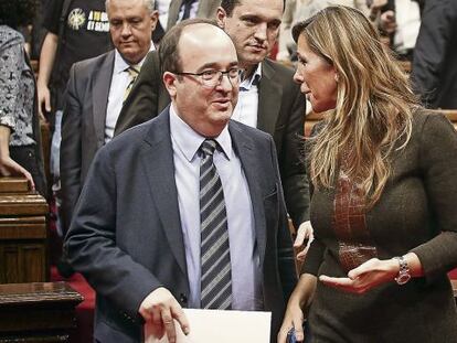 Miquel Iceta, secretario de los Socialistes, con Alicia S&aacute;nchez C&aacute;macho, l&iacute;der del PP catal&aacute;n.