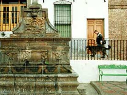 Vista de una plaza de Láujar de Andarax.