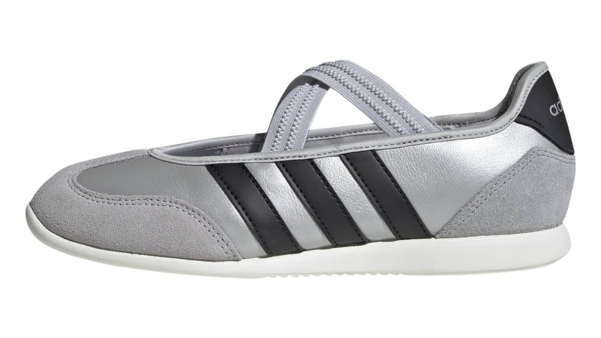 Adidas ballerinas. 