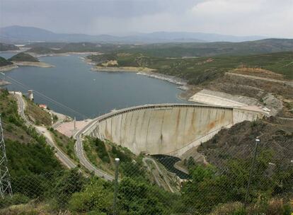 Embalse de El Atazar, gestionado por el Canal de Isabel II, en una imagen de archivo.