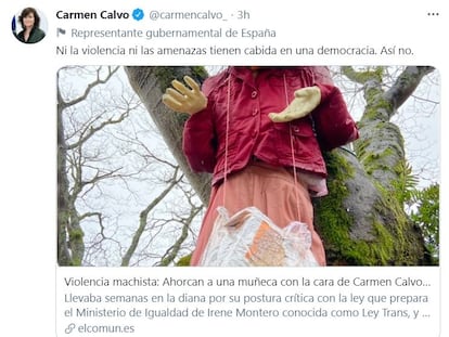 Carmen Calvo condena la aparición de una muñeca ahorcada con su cara: "Ni la violencia ni las amenazas tienen cabida. Así no"