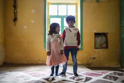 Ismail (6), says he is the boss, but most of the time his little sister Sidra (3.5) doesn’t listen to him when they play games together. “She is stubborn.” But that does not mean she isn’t his best friend. The two siblings live in a small apartment in Surus, Turkey, after fleeing from Al-Raqqahh two years ago. Their mother is afraid to let them go outside. She said she doesn’t know the neighbours. So the brother and sister spend most days with her at home. Without toys, Ismail says sometimes play is hard. But Sidra helps him makes up good stories and they play “make believe.” As for the future Ismail said he hasn’t decided what he would like to do. But knows it will be being “someone important.” #WithSyria #Notnumbers.People Photographer: Eduardo Soteras Jalil