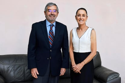 Claudia Sheinbaum con Juan Ramón de la Fuente, el 6 de junio en Ciudad de México.