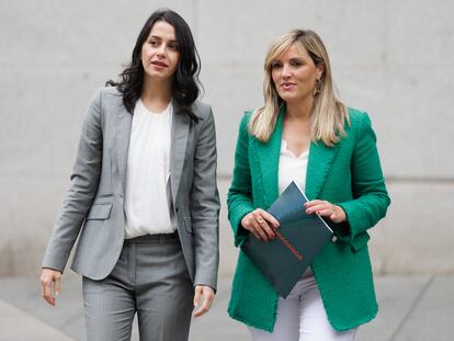 La portavoz de Ciudadanos en el Congreso, Inés Arrimadas (i),  y la portavoz nacional del partido, Patricia Guasp.