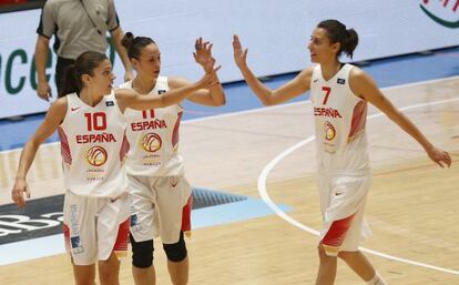 Marta Xargay, Nuria Martínez y Alba Torrens