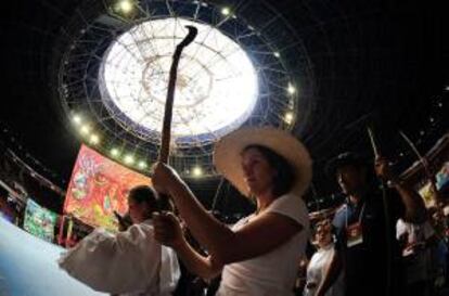 Foto de archivo cedida de miembros del Movimiento de los Sin Tierra (MST), la mayor organización campesina de Brasil, durante su sexto congreso nacional en la ciudad de Brasilia, Brasil. EFE/ Archivo