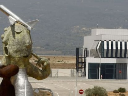 The sculpture outside one of the entrance points at Castellón Airport.