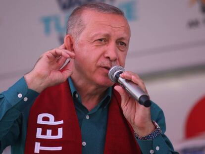 El presidente turco, Recep Tayyip Erdogán, participa en un acto electoral de su partido.