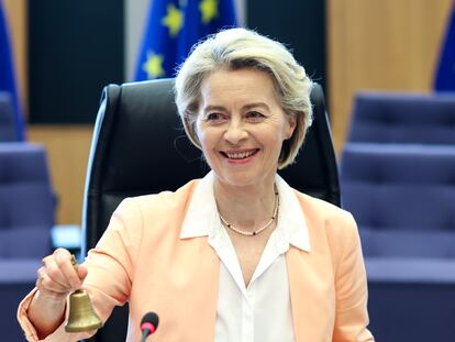 La presidenta de la Comisión Europea, Ursula von der Leyen, abre la reunión del Colegio de Comisarios este miércoles en Bruselas.