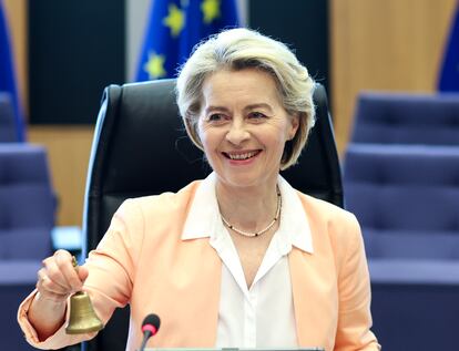 La presidenta de la Comisión Europea, Ursula von der Leyen, abre la reunión del Colegio de Comisarios este miércoles en Bruselas.