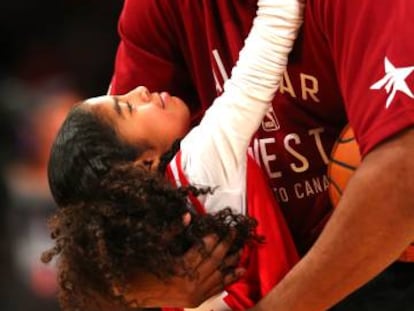 Kobe con su hija Gianna en 2016.