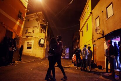 Durante las horas nocturnas del 'domingao', la fiesta del domingo, episodios de violencia relacionados con el consumo abundante de drogas y alcohol son muy comunes.