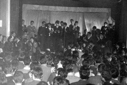 Els estudiants que van participar en la tancada.